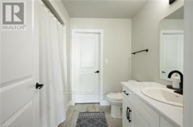 195 CHARLES STREET E, Ingersoll (Ingersoll - South), Ontario, N5C1K3
