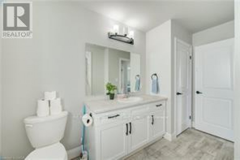 195 CHARLES STREET E, Ingersoll (Ingersoll - South), Ontario, N5C1K3