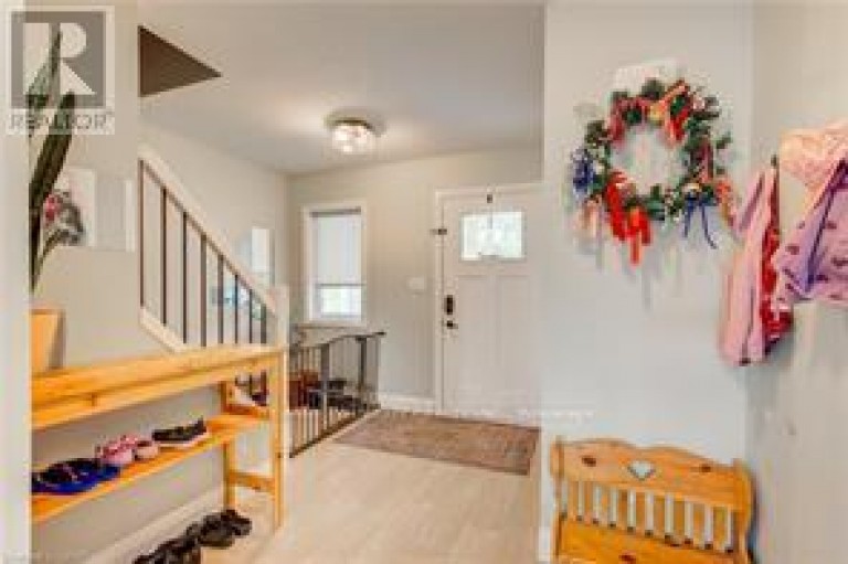 195 CHARLES STREET E, Ingersoll (Ingersoll - South), Ontario, N5C1K3