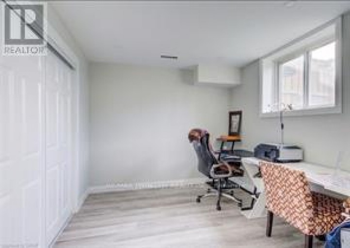 195 CHARLES STREET E, Ingersoll (Ingersoll - South), Ontario, N5C1K3