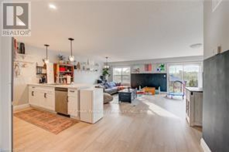 195 CHARLES STREET E, Ingersoll (Ingersoll - South), Ontario, N5C1K3