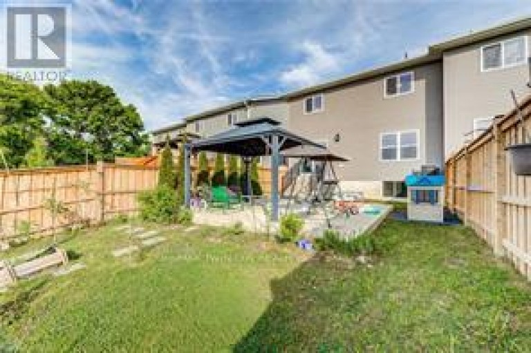 195 CHARLES STREET E, Ingersoll (Ingersoll - South), Ontario, N5C1K3