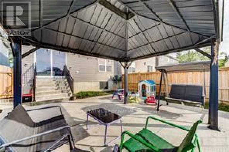 195 CHARLES STREET E, Ingersoll (Ingersoll - South), Ontario, N5C1K3