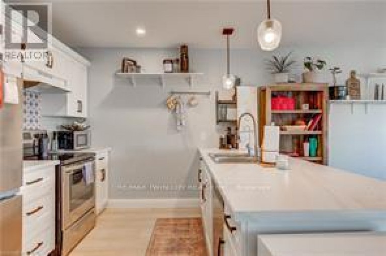 195 CHARLES STREET E, Ingersoll (Ingersoll - South), Ontario, N5C1K3
