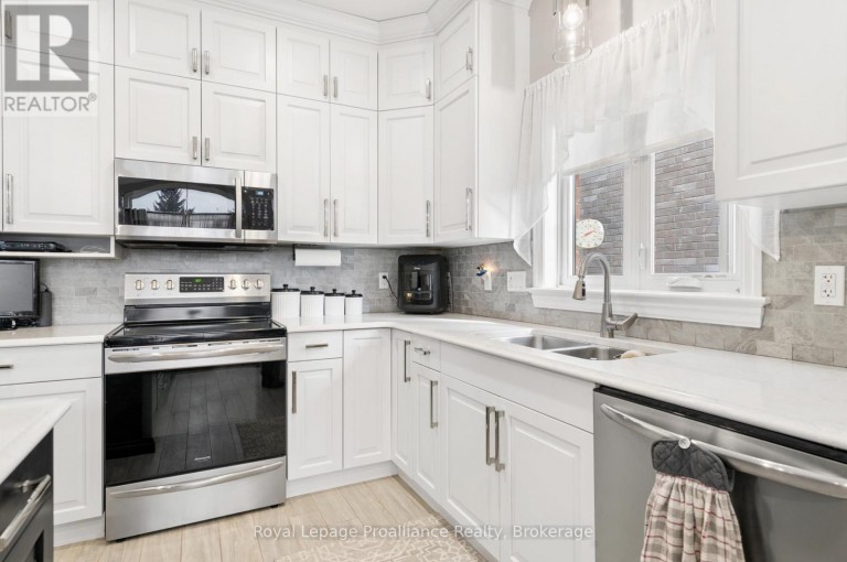2 BEVAN DRIVE, Belleville (Thurlow Ward), Ontario, K8N0H8