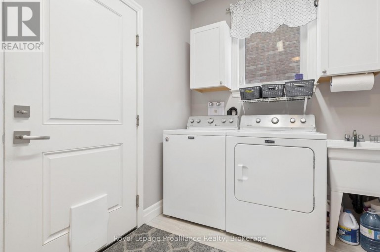 2 BEVAN DRIVE, Belleville (Thurlow Ward), Ontario, K8N0H8