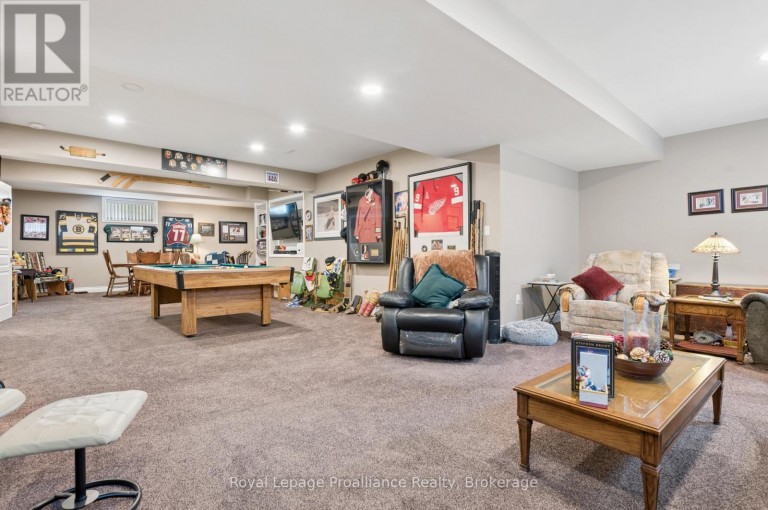 2 BEVAN DRIVE, Belleville (Thurlow Ward), Ontario, K8N0H8