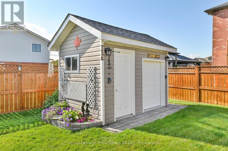 2 BEVAN DRIVE, Belleville (Thurlow Ward), Ontario, K8N0H8