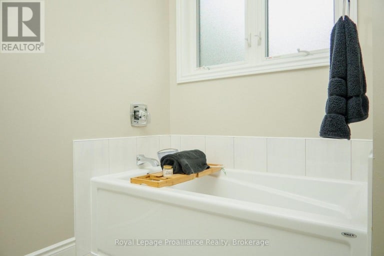 60 SHEWMAN ROAD, Brighton, Ontario, K0K1H0