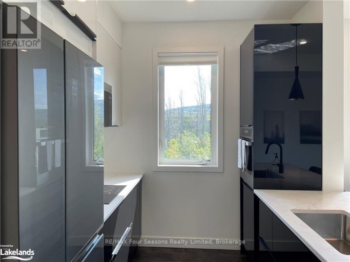 302 - 12 BEAUSOLEIL LANE, Blue Mountains, Ontario, L9Y2X5