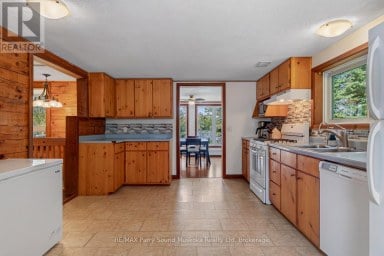 134 JOHNSTON ROAD Magnetawan (Spence) Ontario photo 6