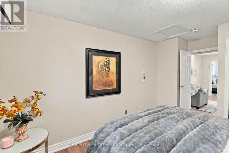 228 MEDINA COURT, Oshawa (Lakeview), Ontario, L1J7E1