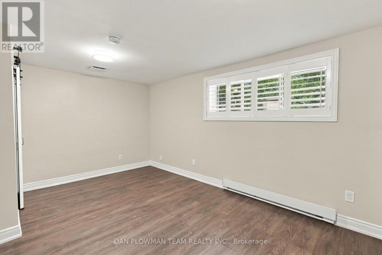 228 MEDINA COURT, Oshawa (Lakeview), Ontario, L1J7E1