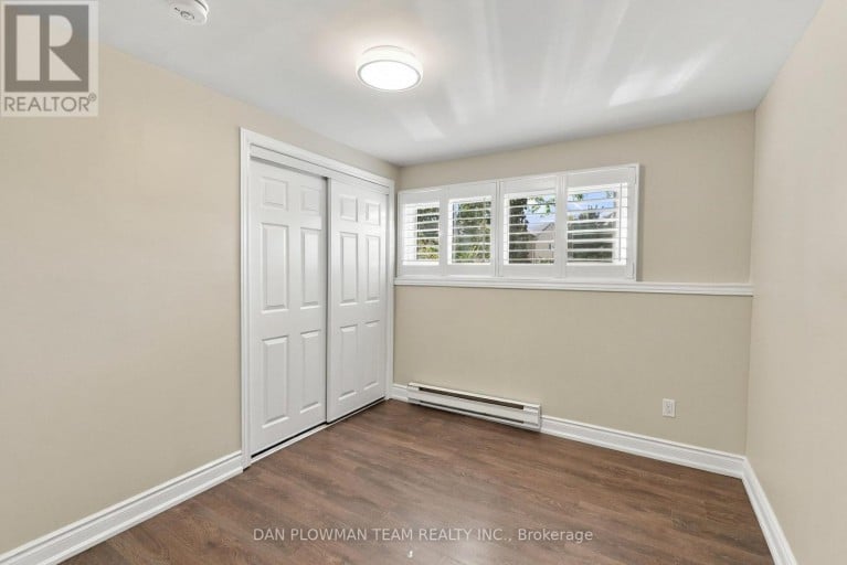 228 MEDINA COURT, Oshawa (Lakeview), Ontario, L1J7E1