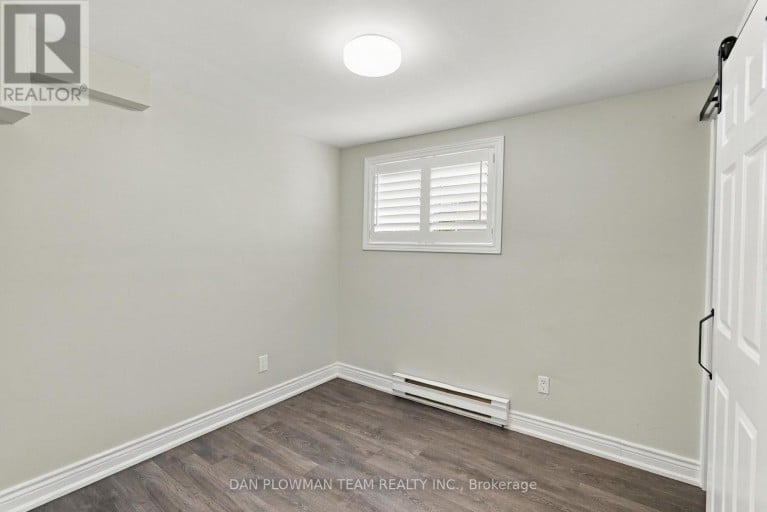 228 MEDINA COURT, Oshawa (Lakeview), Ontario, L1J7E1