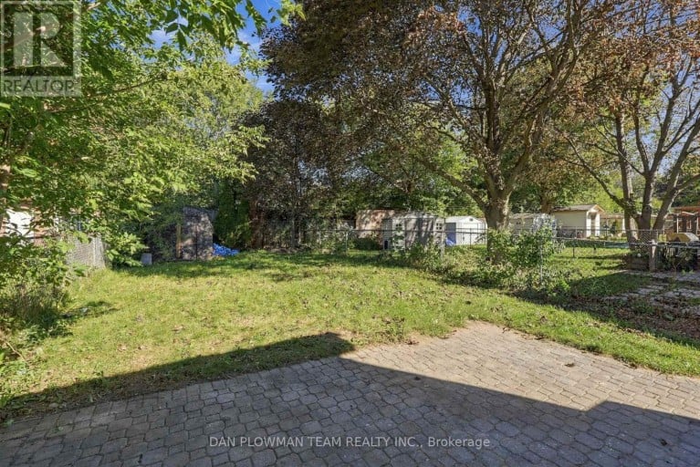 228 MEDINA COURT, Oshawa (Lakeview), Ontario, L1J7E1