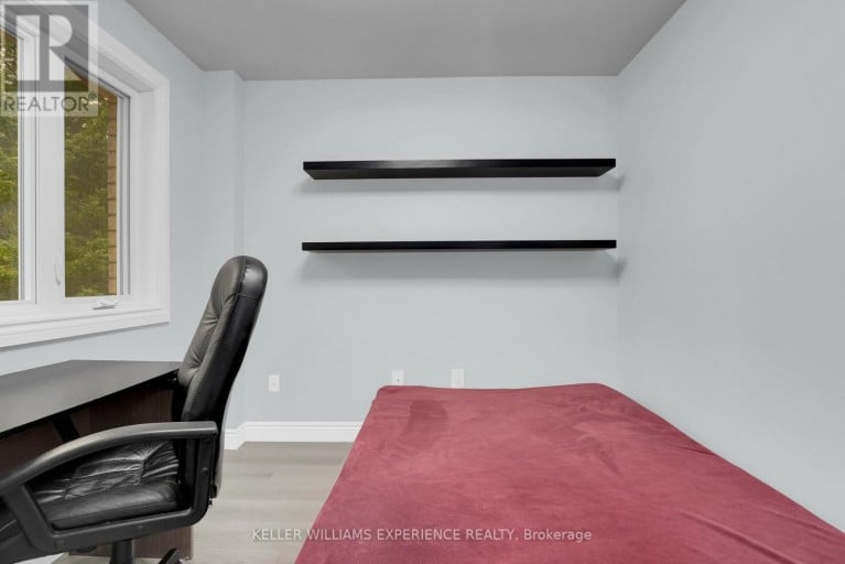 60 NICHOLSON DRIVE, Barrie (Ardagh), Ontario, L4N8L7
