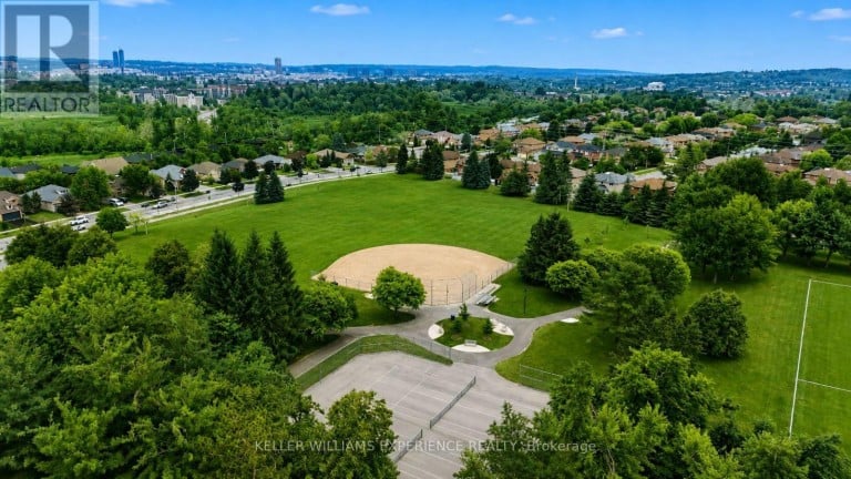 60 NICHOLSON DRIVE, Barrie (Ardagh), Ontario, L4N8L7