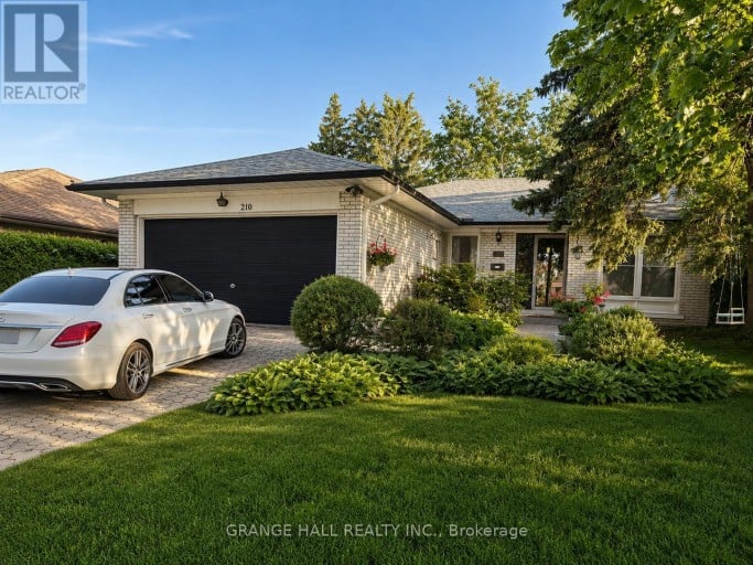 210 LLOYD MANOR ROAD, Toronto (Princess-Rosethorn), Ontario, M9B5K6