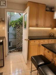210 LLOYD MANOR ROAD Toronto (Princess-Rosethorn) Ontario photo 11