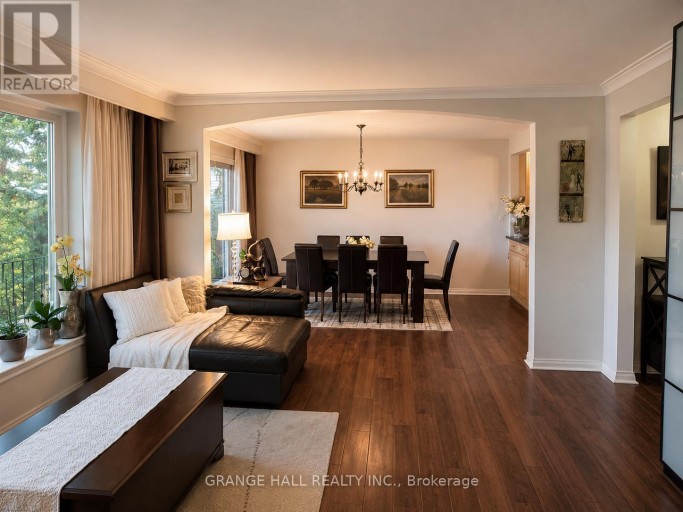 210 LLOYD MANOR ROAD, Toronto (Princess-Rosethorn), Ontario, M9B5K6