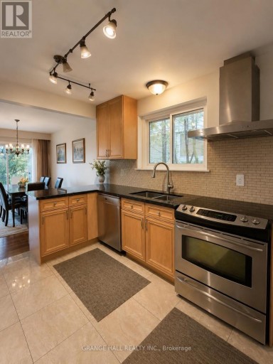 210 LLOYD MANOR ROAD, Toronto (Princess-Rosethorn), Ontario, M9B5K6
