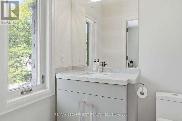 1254 BRAMBLEWOOD LANE, Mississauga (Lorne Park), Ontario, L5H1M1