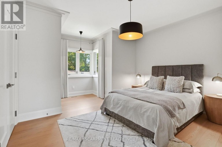 1254 BRAMBLEWOOD LANE, Mississauga (Lorne Park), Ontario, L5H1M1