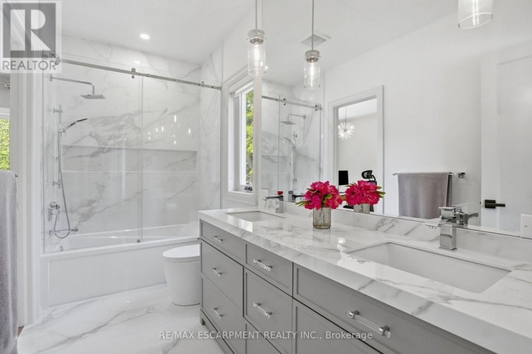 1254 BRAMBLEWOOD LANE, Mississauga (Lorne Park), Ontario, L5H1M1