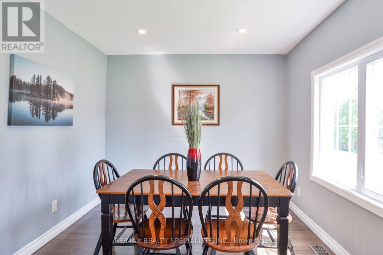 15 LANKIN AVENUE, Bracebridge (Monck (Bracebridge)), Ontario, P1L1Y4