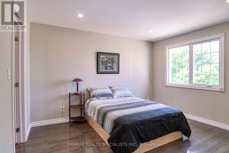 15 LANKIN AVENUE, Bracebridge (Monck (Bracebridge)), Ontario, P1L1Y4