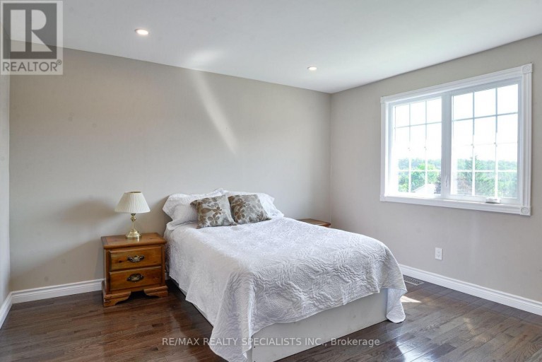 15 LANKIN AVENUE, Bracebridge (Monck (Bracebridge)), Ontario, P1L1Y4