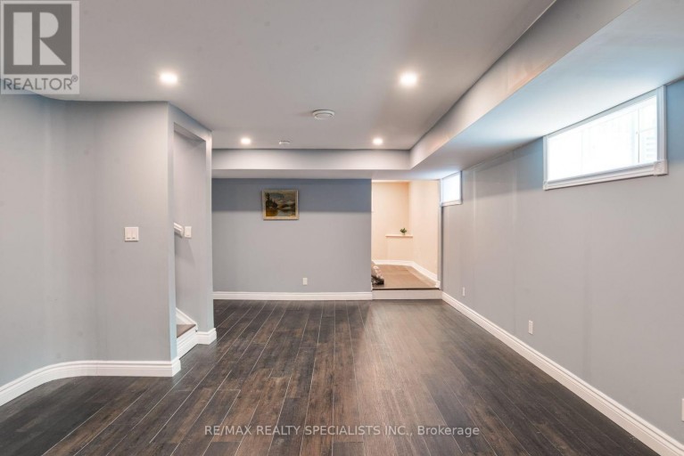 15 LANKIN AVENUE, Bracebridge (Monck (Bracebridge)), Ontario, P1L1Y4