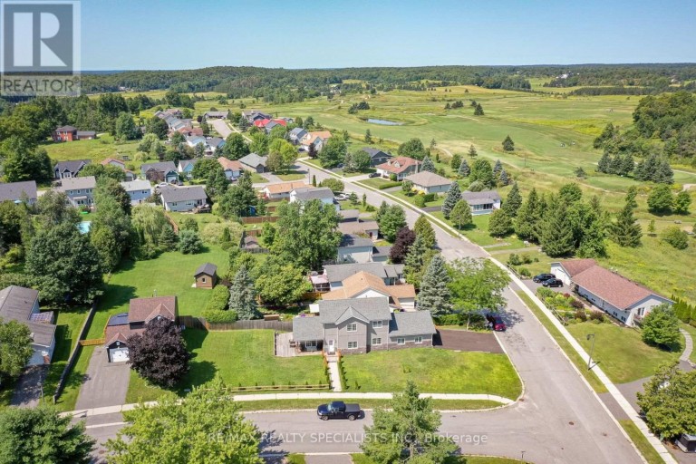 15 LANKIN AVENUE, Bracebridge (Monck (Bracebridge)), Ontario, P1L1Y4