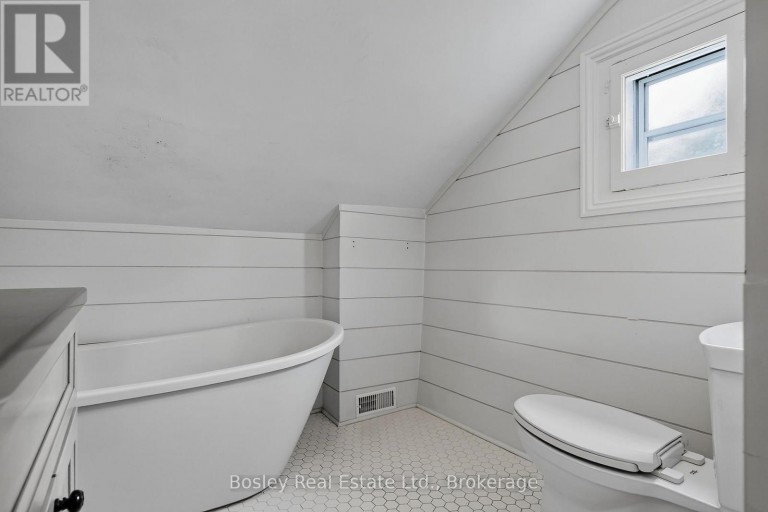 86 CHARLES STREET, Port Hope, Ontario, L1A1S7