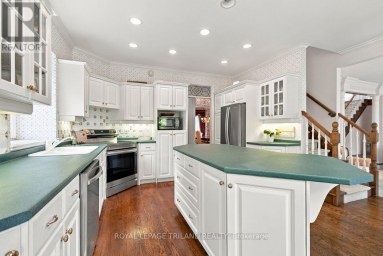 35 BUTTERNUT GROVE London South (South B) Ontario photo 14