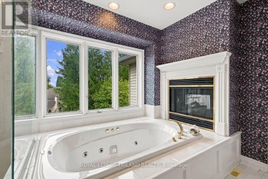 35 BUTTERNUT GROVE London South (South B) Ontario photo 28