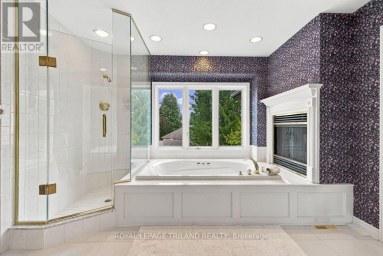 35 BUTTERNUT GROVE London South (South B) Ontario photo 30