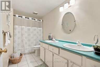 35 BUTTERNUT GROVE London South (South B) Ontario photo 43