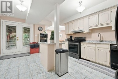 35 BUTTERNUT GROVE London South (South B) Ontario photo 45