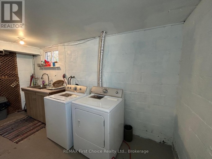 344 CORNWALL AVENUE, Thunder Bay (Court / Cumberland), Ontario, P7B1T3