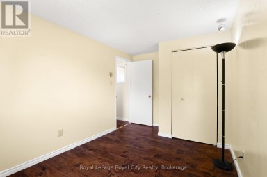 121 IMPERIAL ROAD N Guelph (Willow West/Sugarbush/West Acres) Ontario photo 28
