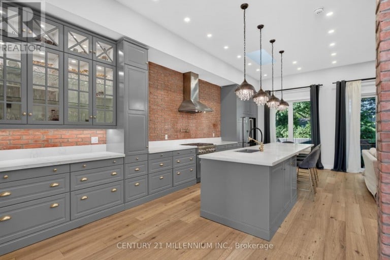 12 LEGATO COURT, Toronto (Banbury-Don Mills), Ontario, M3B1L7