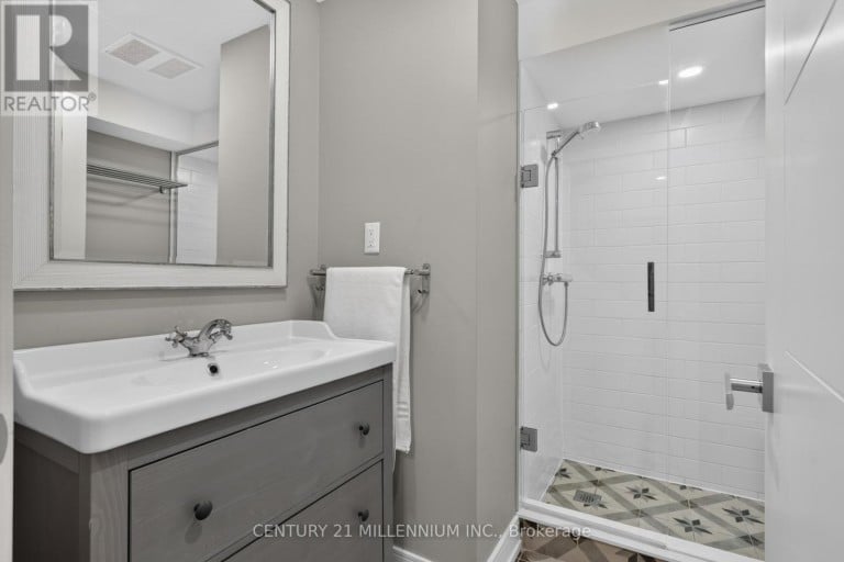 12 LEGATO COURT, Toronto (Banbury-Don Mills), Ontario, M3B1L7