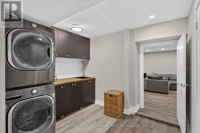 12 LEGATO COURT, Toronto (Banbury-Don Mills), Ontario, M3B1L7