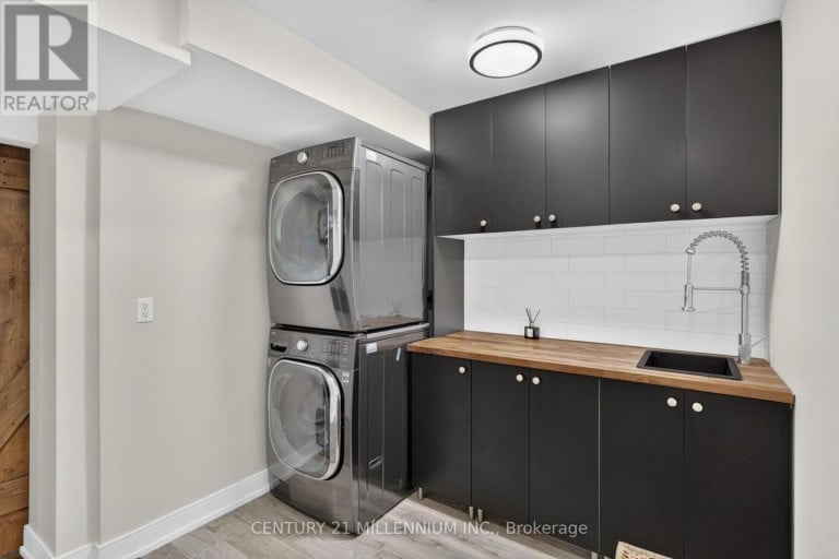 12 LEGATO COURT, Toronto (Banbury-Don Mills), Ontario, M3B1L7