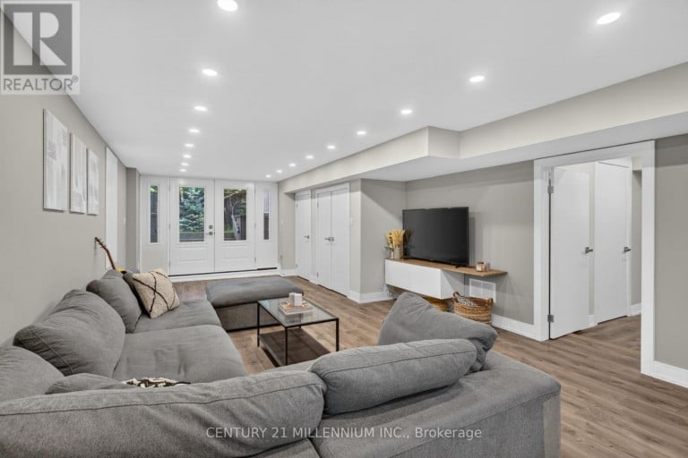 12 LEGATO COURT, Toronto (Banbury-Don Mills), Ontario, M3B1L7