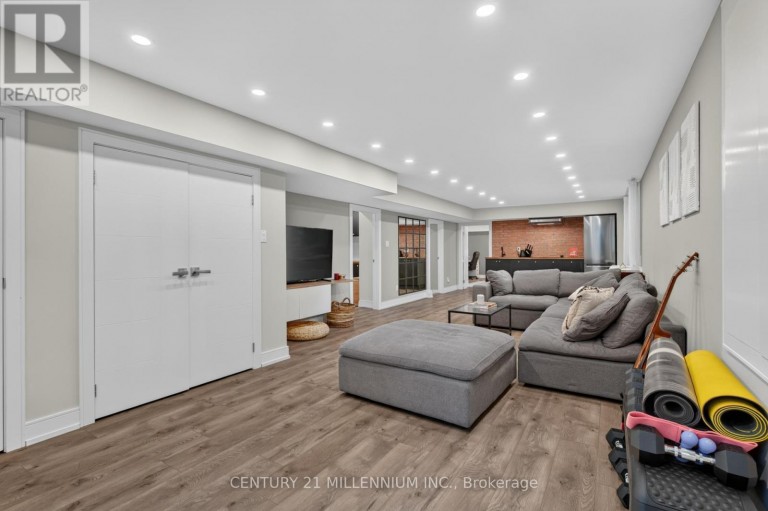 12 LEGATO COURT, Toronto (Banbury-Don Mills), Ontario, M3B1L7