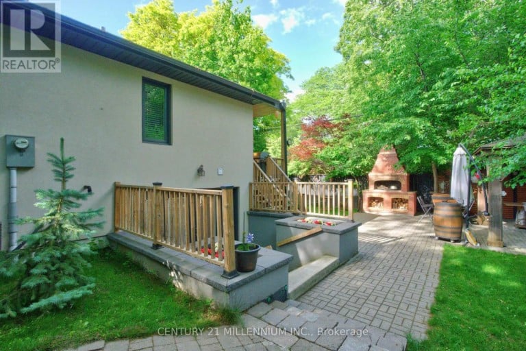 12 LEGATO COURT, Toronto (Banbury-Don Mills), Ontario, M3B1L7