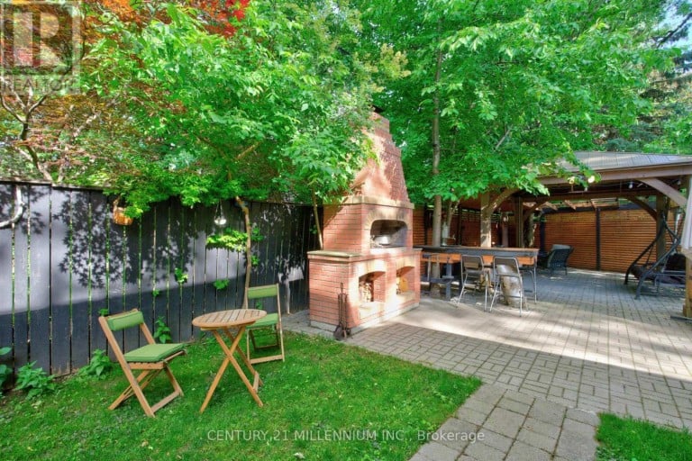 12 LEGATO COURT, Toronto (Banbury-Don Mills), Ontario, M3B1L7
